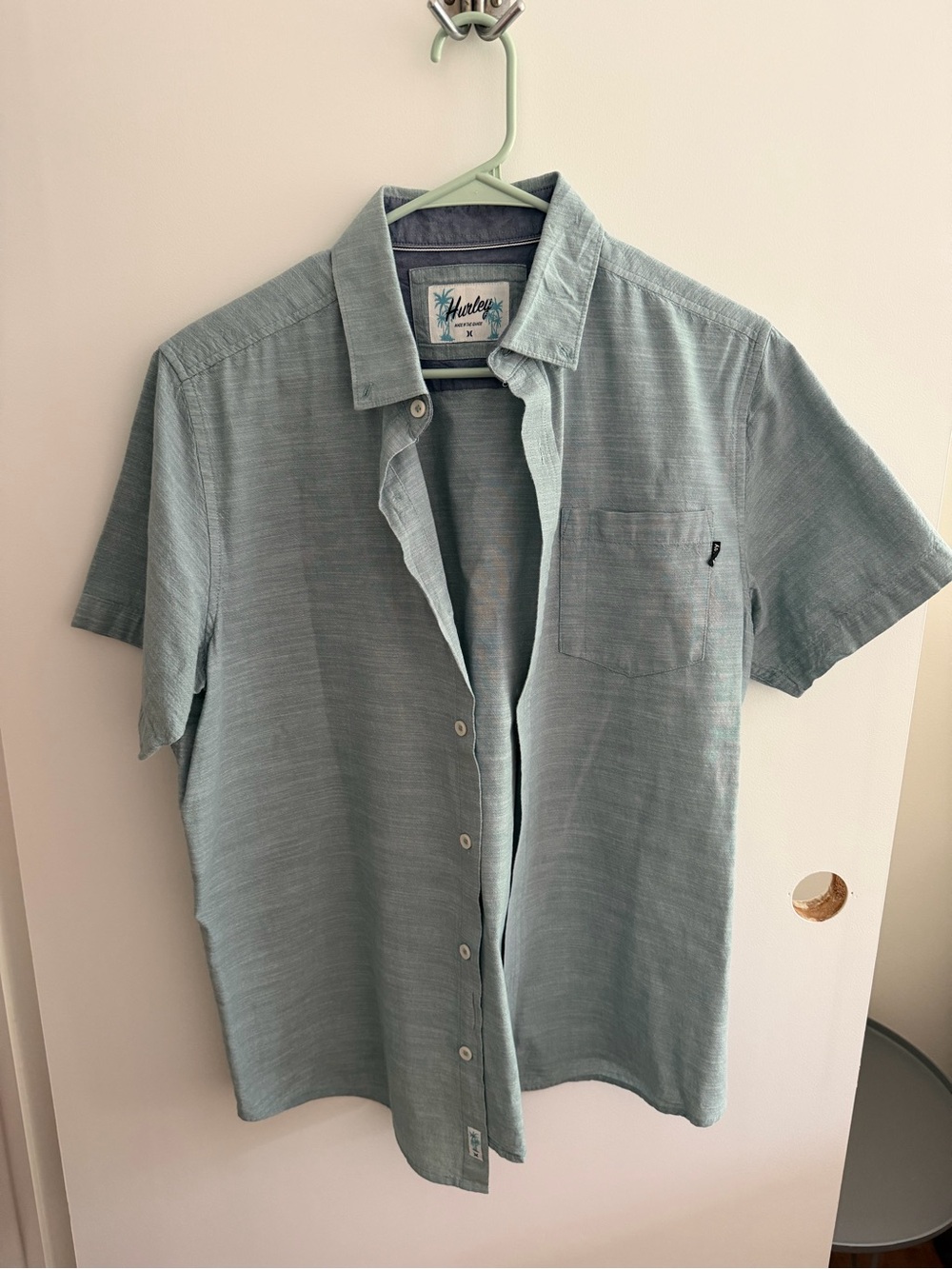 Hurley Men's Short-Sleeve Button-Down Shirt in Seafoam Green